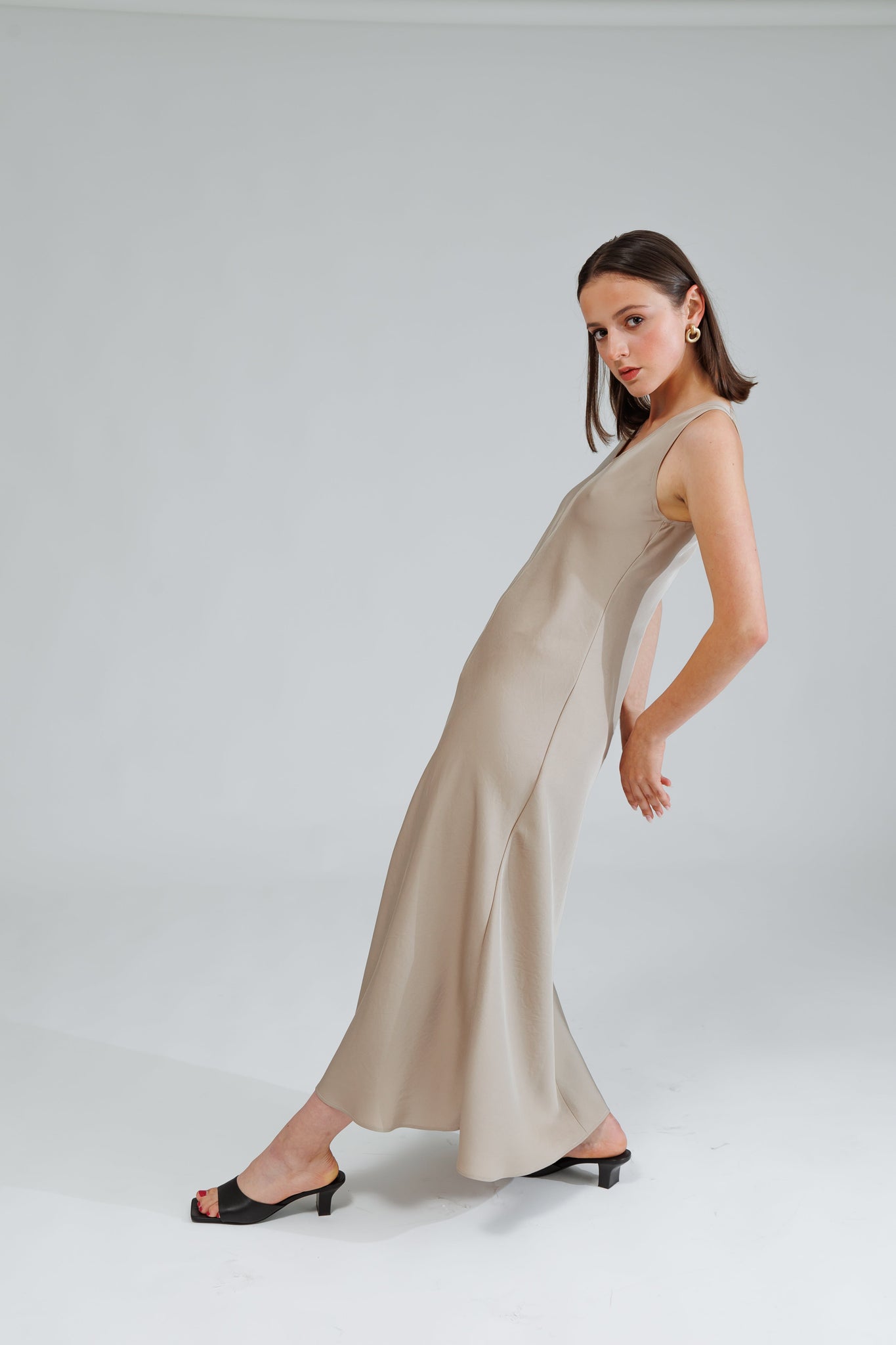 NIXIE DRESS IN ICY LATTE - interlue
